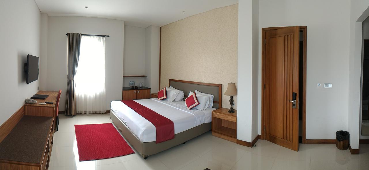 Sany Rosa Hotel 3*
