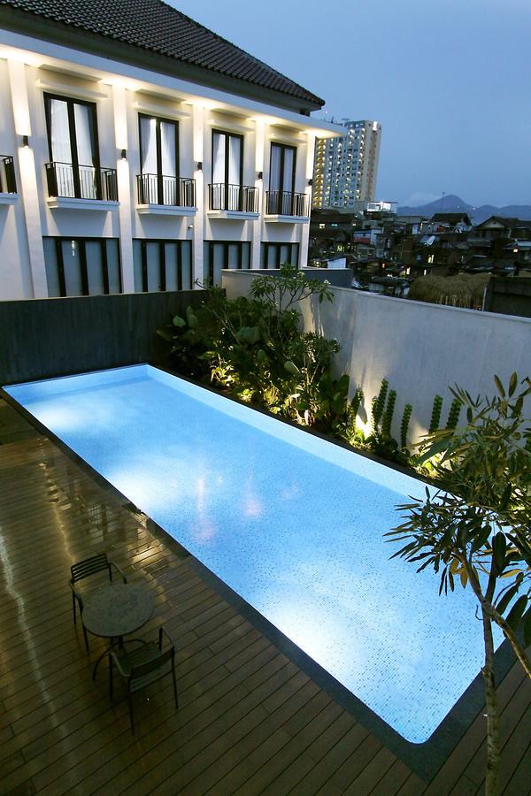 Sany Rosa Bandung