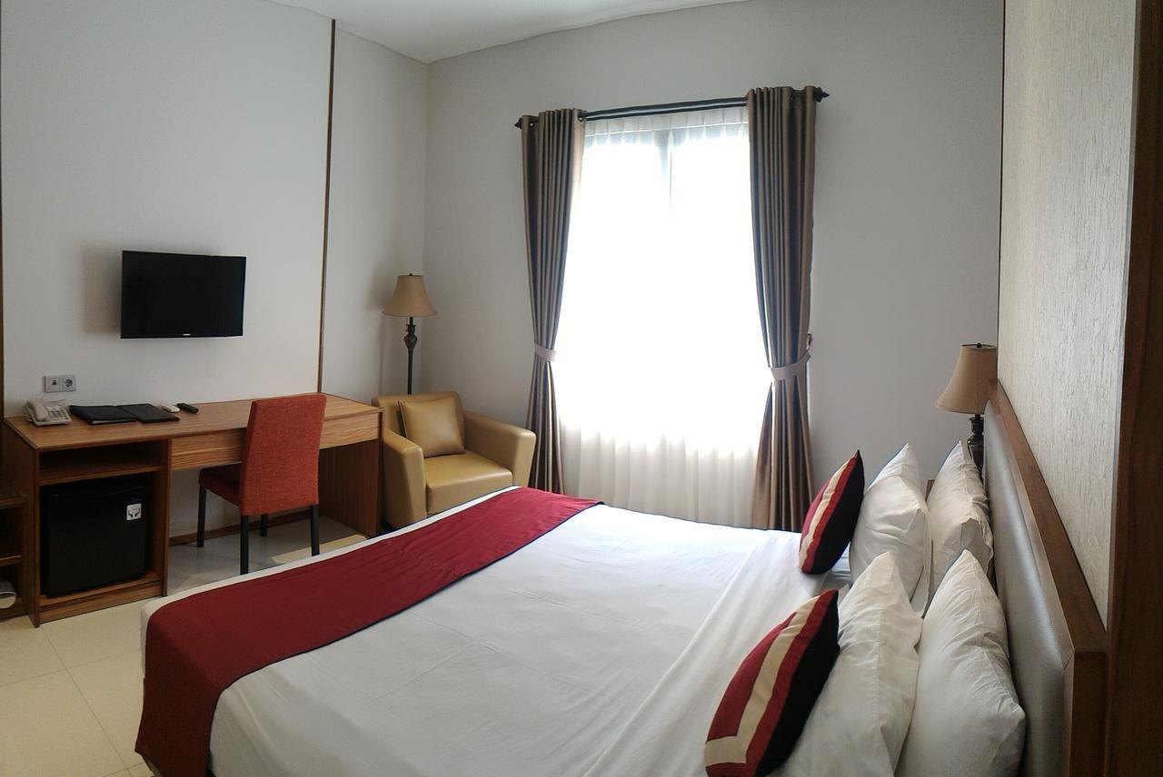 Sany Rosa Bandung